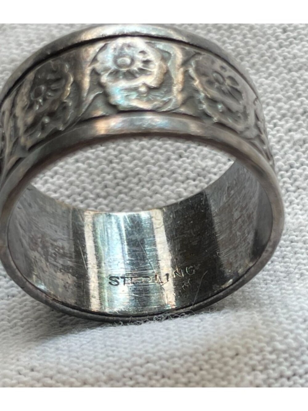 Vintage Sterling Silver Wide Floral Repousse Band Ring Size 7 Ornate Flower Vine - Picture 2 of 9